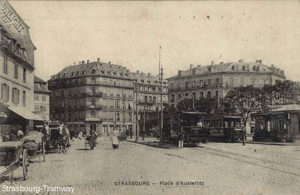 Les motrices n�68 et 69 Place d'Austerlitz.